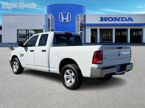 Bright White Clearcoat 2024 RAM 1500 Classic SLT