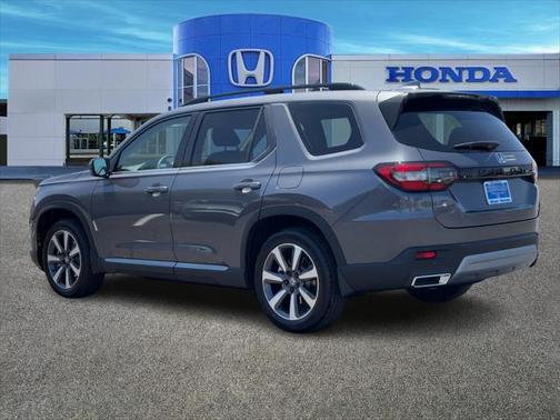 2025 Honda Pilot Touring 8-Passenger