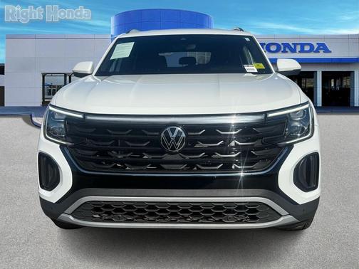2025 Volkswagen Atlas Cross Sport 2.0T SE w/Technology 4MOTION