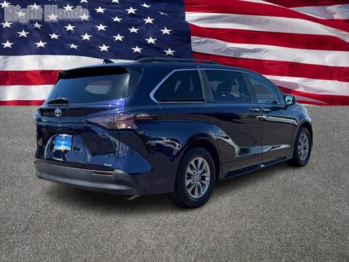 2023 Toyota Sienna XLE