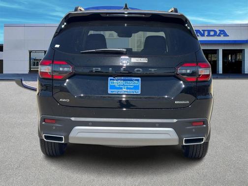 2025 Honda Pilot Touring 8-Passenger