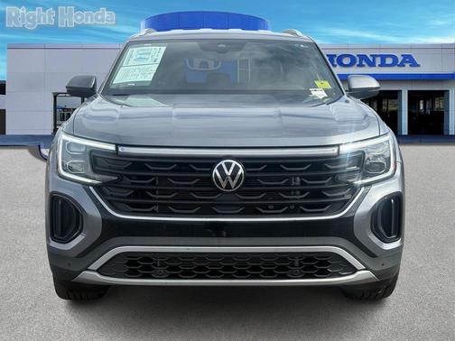 2025 Volkswagen Atlas Cross Sport 2.0T SE w/Technology 4MOTION