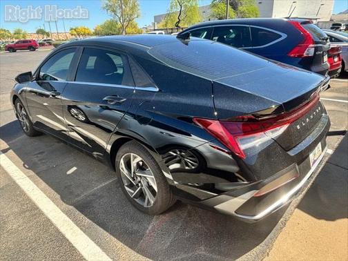 2025 Hyundai ELANTRA SEL