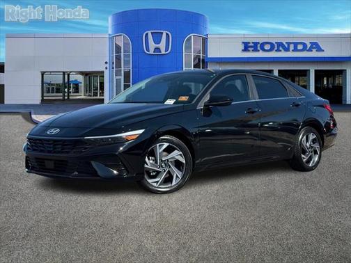 2025 Hyundai ELANTRA SEL