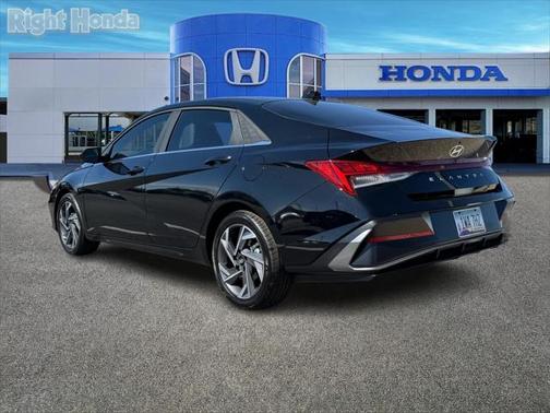 2025 Hyundai ELANTRA SEL
