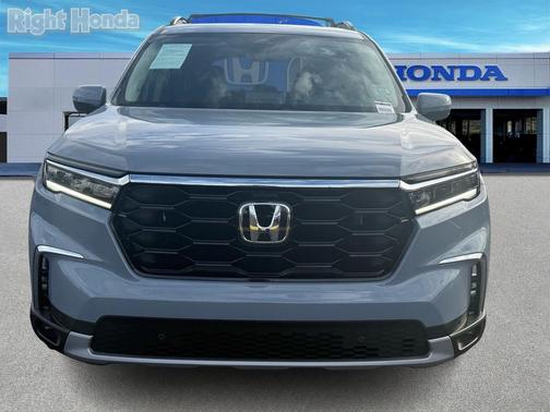 2025 Honda Pilot Touring 8-Passenger