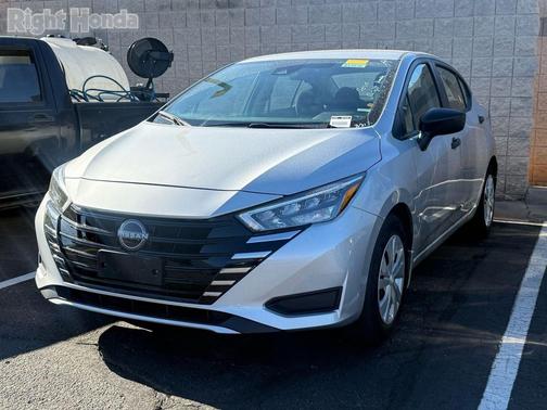 Brilliant Silver Metallic 2025 Nissan Versa 1.6 S