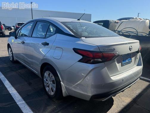 Brilliant Silver Metallic 2025 Nissan Versa 1.6 S