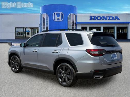Sonic Gray Pearl 2023 Honda Pilot AWD Sport