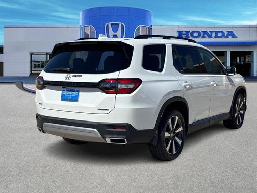 2025 Honda Pilot Touring 8-Passenger