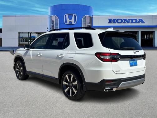 2025 Honda Pilot Touring 8-Passenger