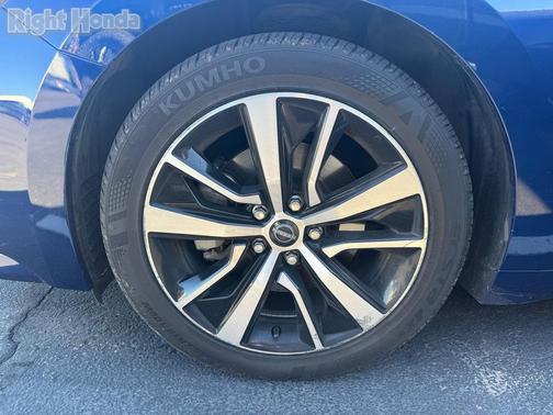 2023 Nissan Maxima SV Xtronic CVT