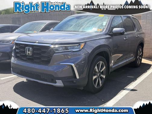 Modern Steel Metallic 2024 Honda Pilot Touring 8-Passenger