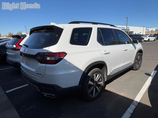 2024 Honda Pilot Touring 8-Passenger