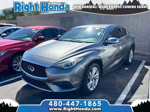 2018 INFINITI QX30 Luxury