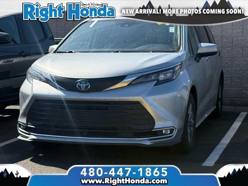 2024 Toyota Sienna XLE