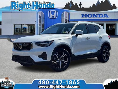 2024 Volvo XC40 B5 Core