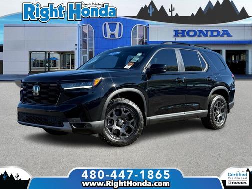 Crystal Black Pearl 2024 Honda Pilot TrailSport