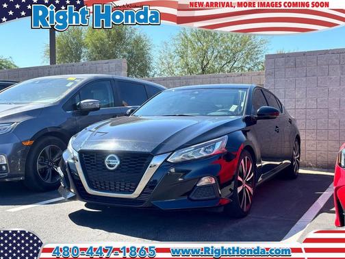 Super Black Clearcoat 2022 Nissan Altima SR VC-Turbo FWD