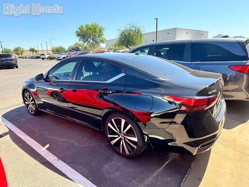 Super Black Clearcoat 2022 Nissan Altima SR VC-Turbo FWD