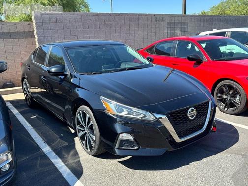 Super Black Clearcoat 2022 Nissan Altima SR VC-Turbo FWD