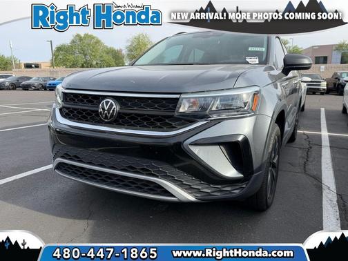 Platinum Gray Metallic 2024 Volkswagen Taos 1.5T S