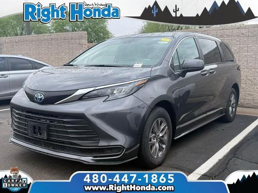 2025 Toyota Sienna LE