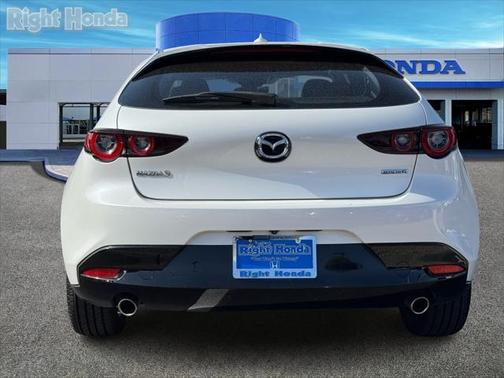 2022 Mazda Mazda3 FWD w/Premium Package