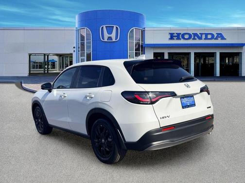 Platinum White Pearl 2027 Honda HR-V Sport