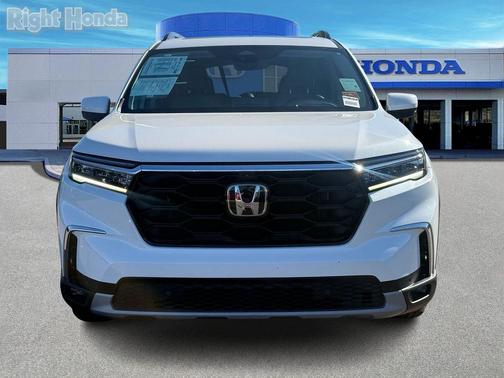 Platinum White Pearl 2023 Honda Pilot AWD Elite