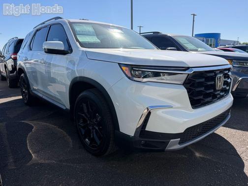 Platinum White Pearl 2025 Honda Pilot Touring 8-Passenger