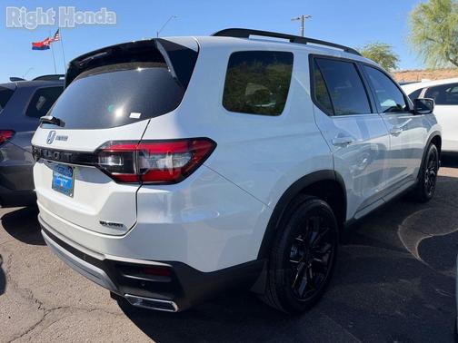 Platinum White Pearl 2025 Honda Pilot Touring 8-Passenger