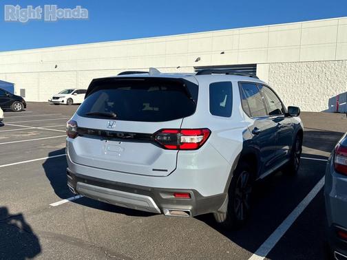 2024 Honda Pilot Touring 8-Passenger