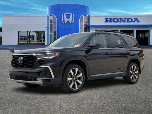 2025 Honda Pilot Touring 8-Passenger