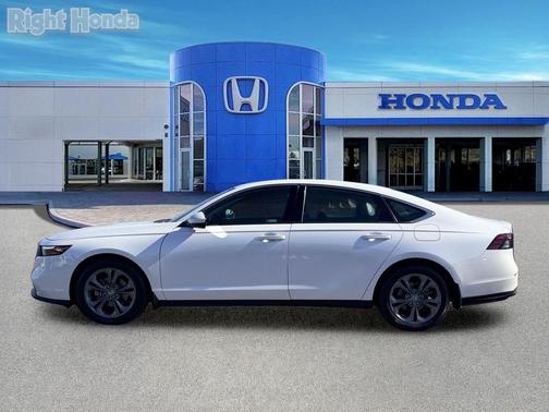 Platinum White Pearl 2023 Honda Accord EX