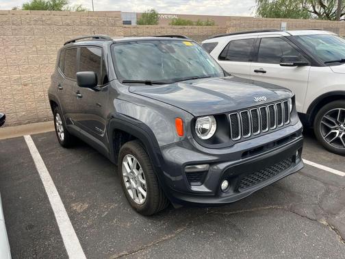 Graphite Gray 2022 Jeep Renegade Latitude