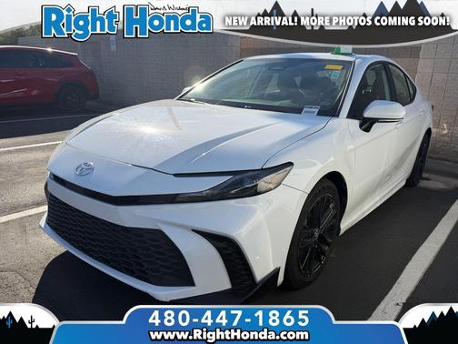 2025 Toyota Camry SE