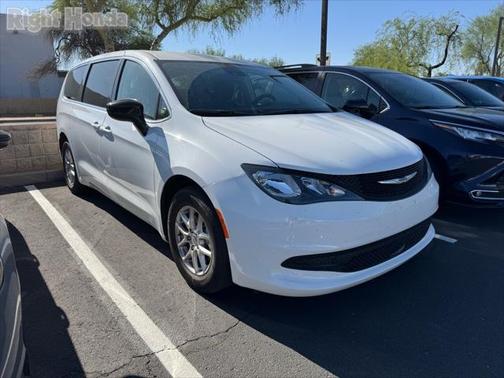 2024 Chrysler Voyager LX