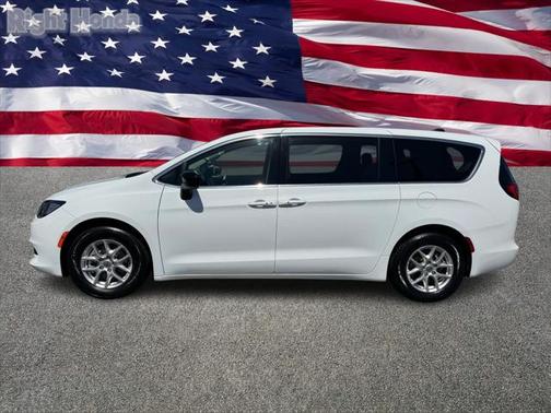 2024 Chrysler Voyager LX