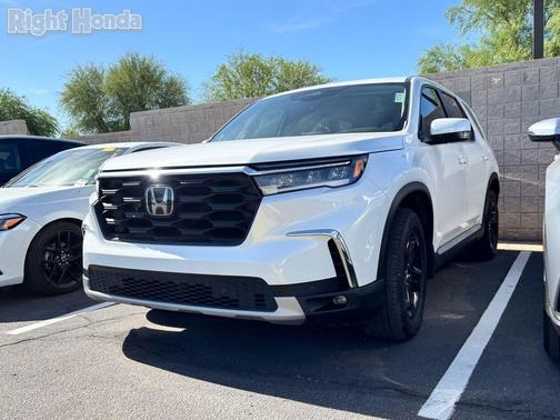 Platinum White Pearl 2023 Honda Pilot 2WD EX-L 8 Passenger