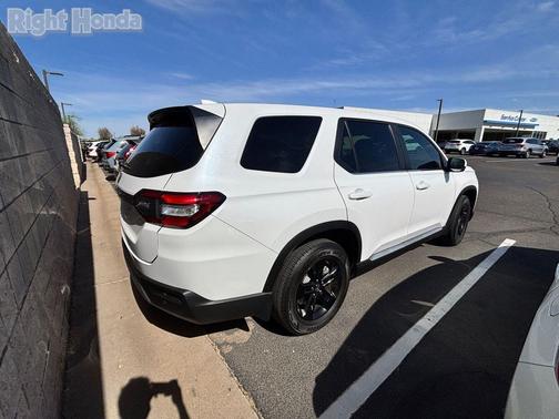 Platinum White Pearl 2023 Honda Pilot 2WD EX-L 8 Passenger