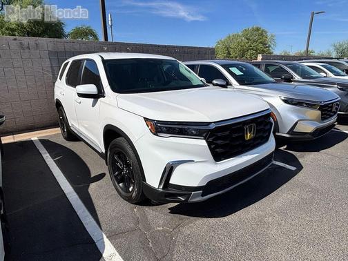 Platinum White Pearl 2023 Honda Pilot 2WD EX-L 8 Passenger