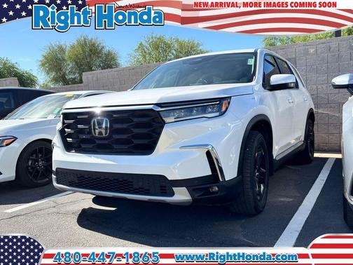 Platinum White Pearl 2023 Honda Pilot 2WD EX-L 8 Passenger