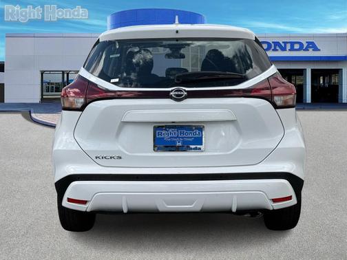 2024 Nissan Kicks S