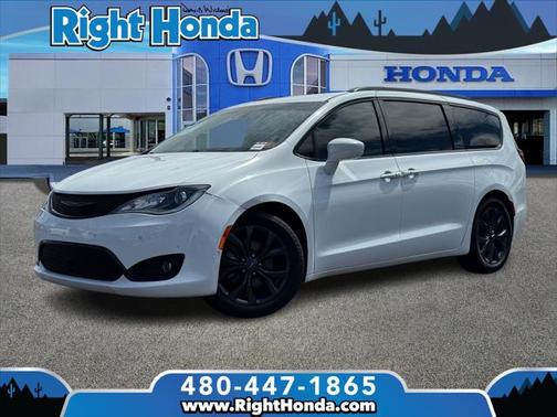 2020 Chrysler Pacifica Touring L