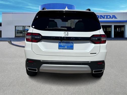 2025 Honda Pilot Touring 8-Passenger