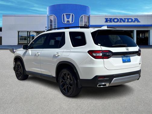 2025 Honda Pilot Touring 8-Passenger