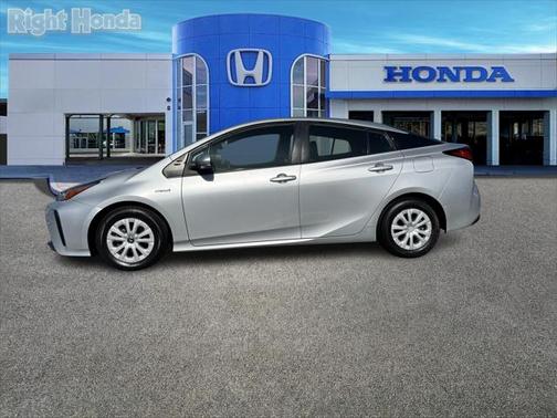 2022 Toyota Prius LE