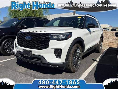 2025 Ford Explorer ST-Line