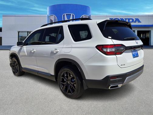 2025 Honda Pilot Touring 8-Passenger